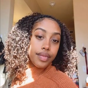 Meet your Posher, Warda